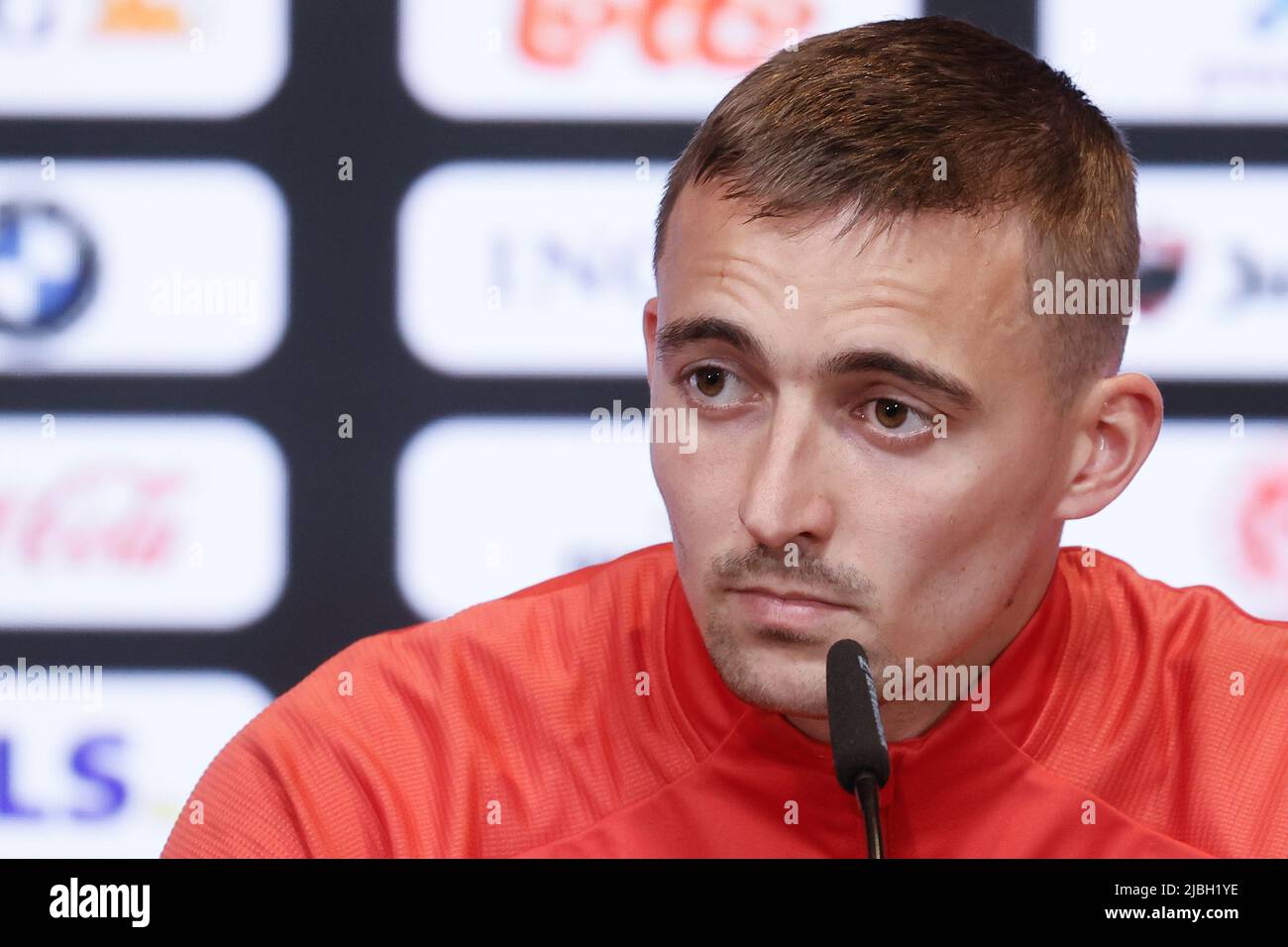 Timothy Castagne de Belgique photographié lors d'une conférence de presse de l'équipe nationale belge, les Red Devils, lundi 06 juin 2022 à Tubize, lors des préparatifs des prochains matchs de la Ligue des Nations de l'UEFA. BELGA PHOTO BRUNO FAHY Banque D'Images