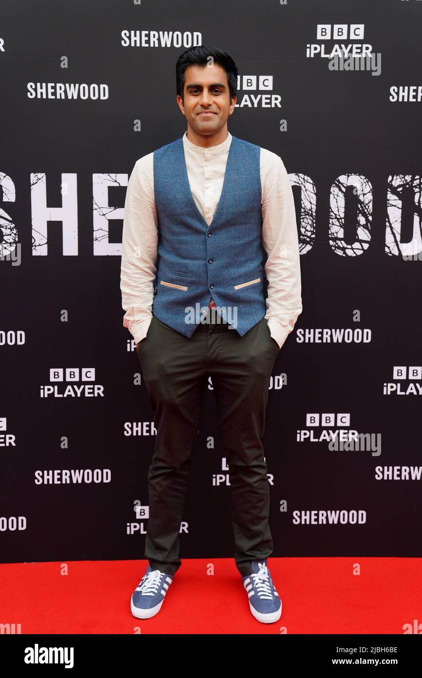 Programme Tv Du Lundi 6 Juin 2022 Bally Gill assistant à la projection du drame BBC One Sherwood au