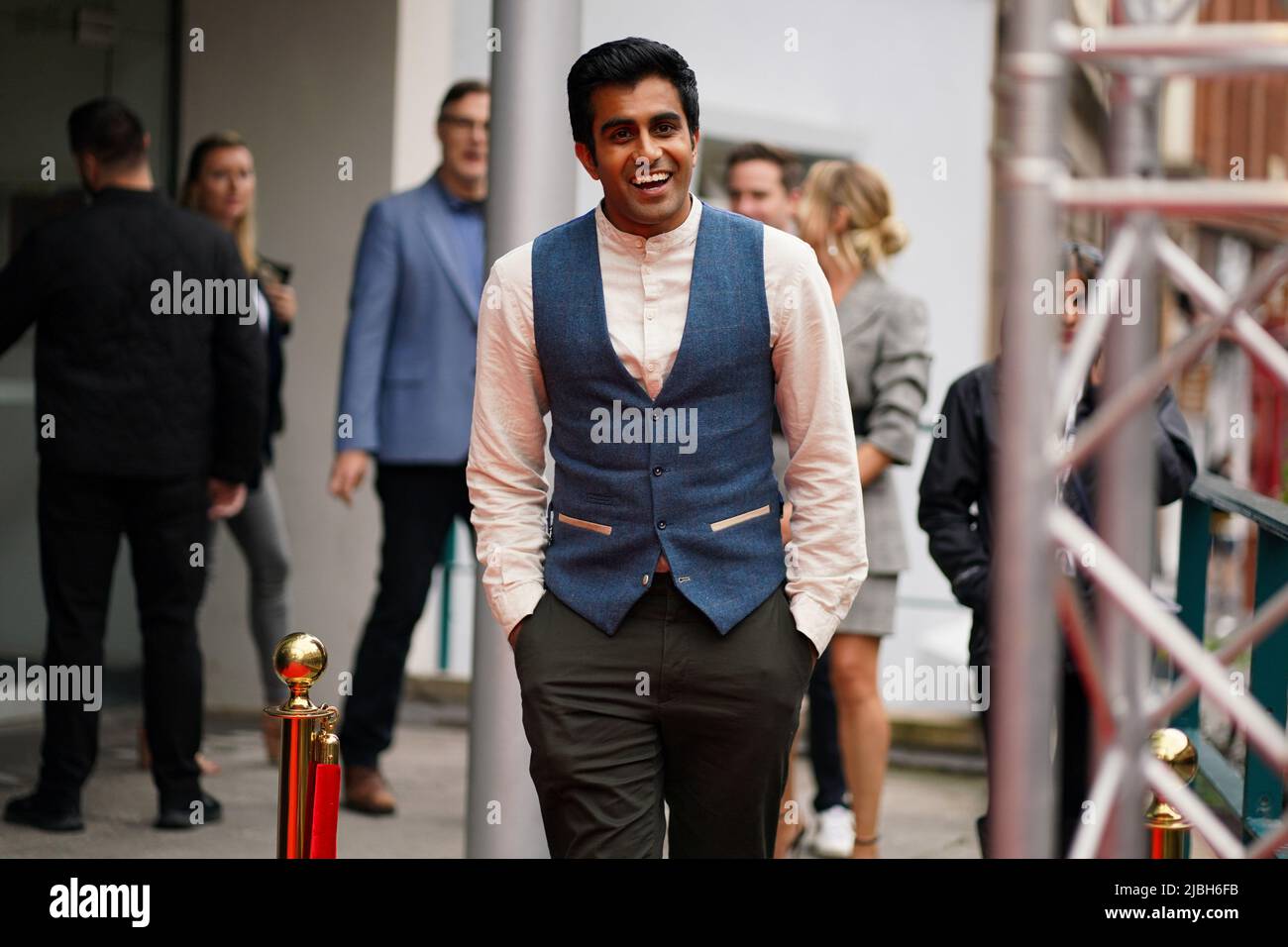 Programme Tv Du Lundi 6 Juin 2022 Bally Gill assistant à la projection du drame BBC One Sherwood au