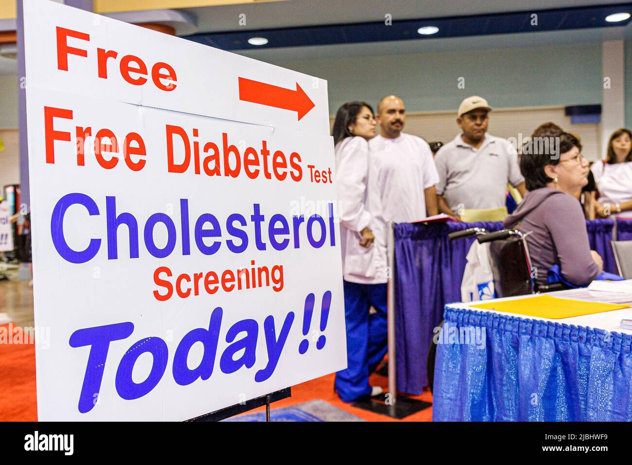 Miami Beach Florida, centre des congrès de Miami Beach, salon de santé et de conditionnement physique, test de dépistage gratuit, test de diabète, file d'attente de cholestérol Banque D'Images