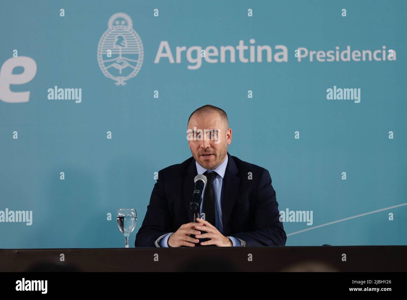 Buenos Aires, Argentine, 6th juin 2022. Le ministre de l'économie et des finances publiques, M. Martín Guzmán, a présenté le projet sur les revenus inattendus à la Maison du gouvernement. (Esteban Osorio/Alay Live News) Banque D'Images