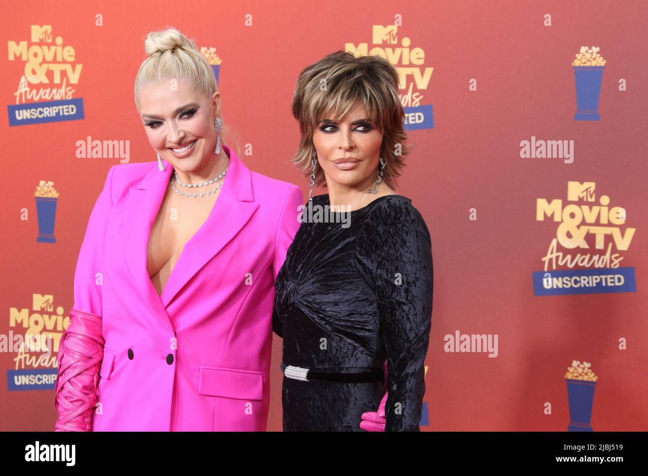 Erika Jayne, Lisa Rinna participe aux PRIX MTV FILM & TV 2022 : NON SCRIPTÉ à Barker Hangar on 2 juin 2022 à Santa Monica, Californie. Photo : plantage/imageSPACE Banque D'Images