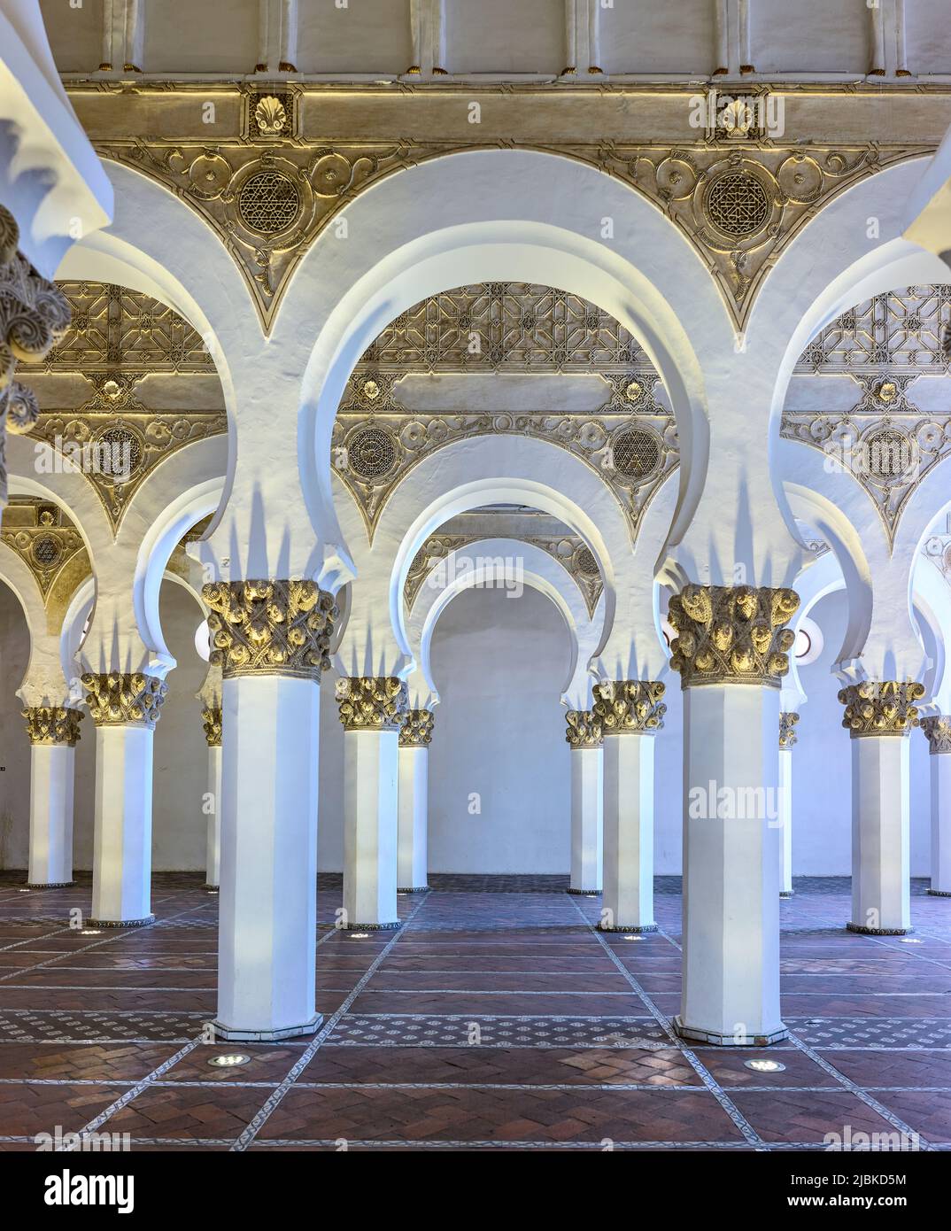 L'église Santa María la Blanca, la synagogue principale du quartier juif de Tolède, en Espagne. Banque D'Images