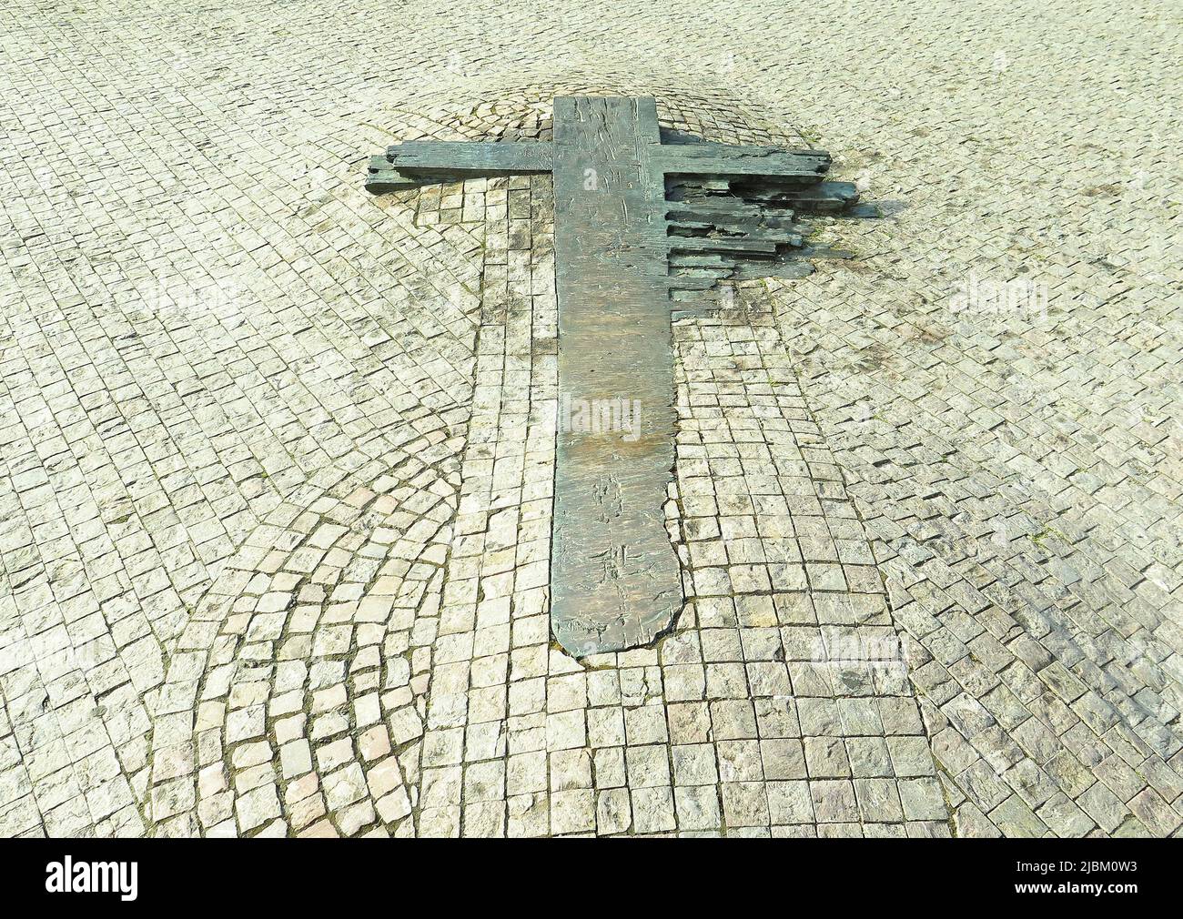 Croix de bois sur le terrain à Prague, région de Bohème, République Tchèque, Europe Banque D'Images