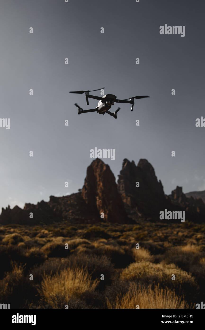 Un drone survolant la nature et de faire de belles photos et vidéos Banque D'Images