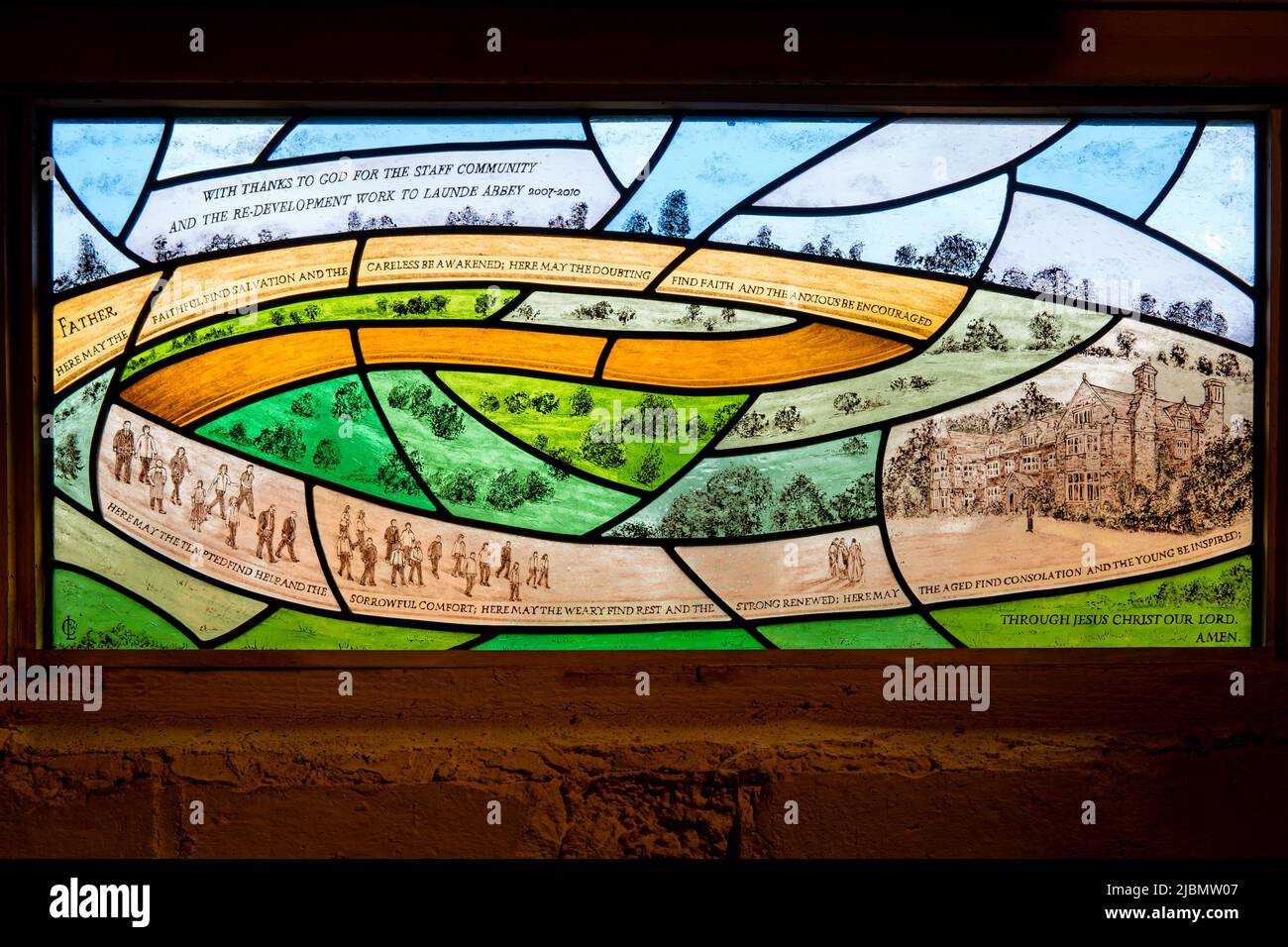 Vitraux de gratitude dans la chapelle Emmaus de l'abbaye de Laude Banque D'Images