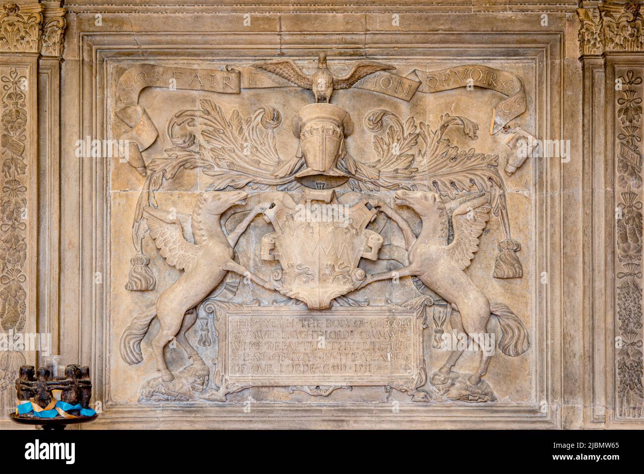 Section du monument tombeau de Gregory Cromwell, sculpture ornée au début de la Renaissance - Abbaye de Laude Banque D'Images