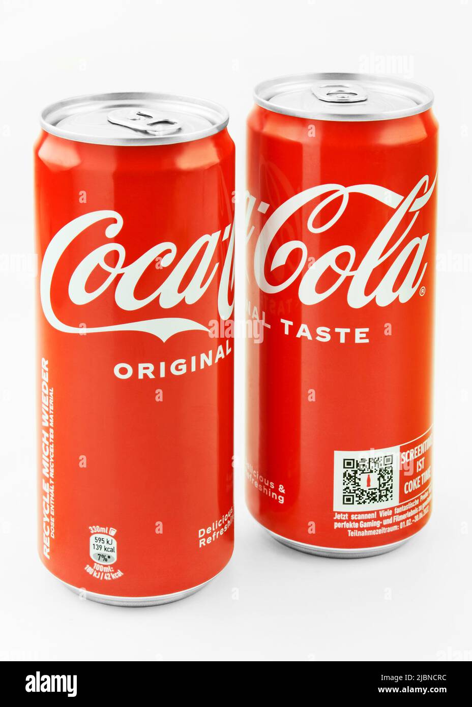 2 Dosen Coca-Cola goût original Banque D'Images