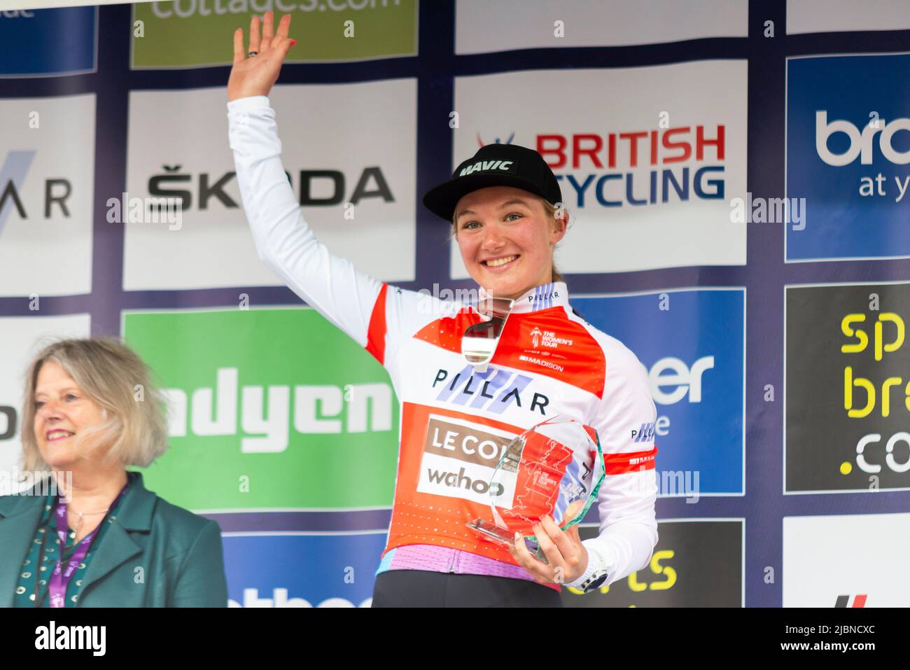 Maike van der Duin de l’équipe le Col Wahoo vainqueur du maillot des sprints à l’étape 1 de la course cycliste UCI Women’s Tour à Bury St Edmunds Banque D'Images Maike van der Duin de l’équipe le Col Wahoo vainqueur du maillot des sprints à l’étape 1 de la course cycliste UCI Women’s Tour à Bury St Edmunds Banque D'Images