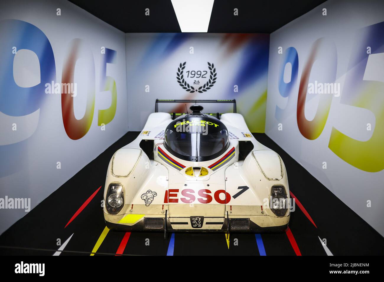 Exposition Peugeot au musée ACO avec la voiture Peugeot 905 gagnante en 1992 lors des séances de qualification et d'entraînement libres des 2022 24 heures du Mans, 3rd tours du Championnat du monde d'endurance 2022 de la FIA, sur le circuit de la Sarthe, de 8 juin à 12, 2022 au Mans, France - photo: Joao Filipe/DPPI/LiveMedia Banque D'Images