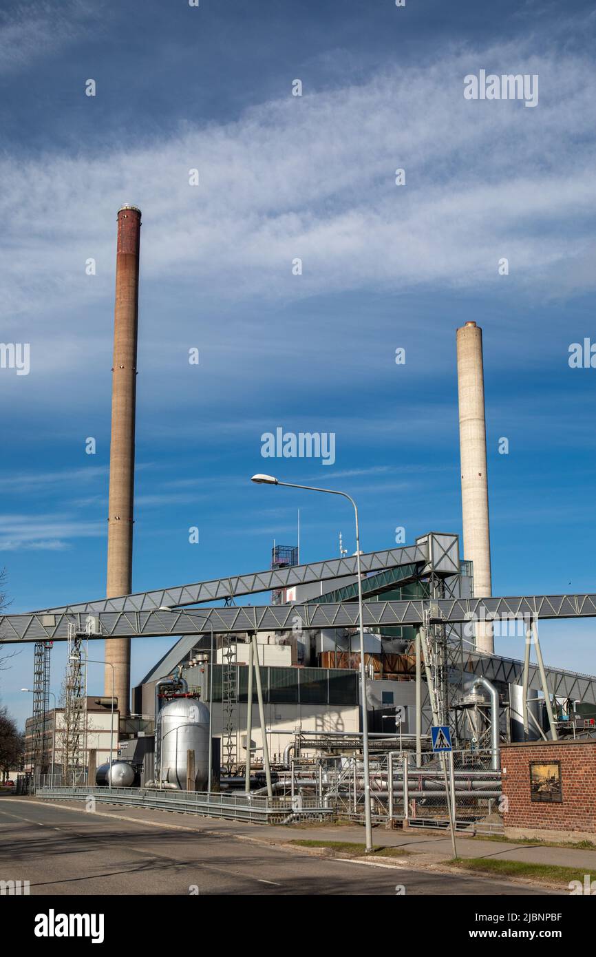 Structures de papeterie Stora Enso avec cheminées à Varkaus, Finlande Banque D'Images