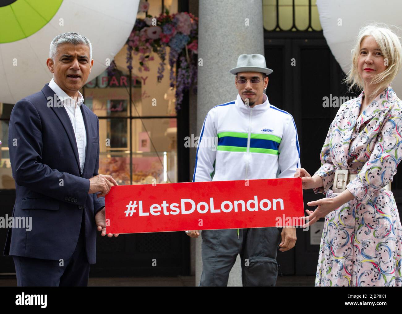 Photocall 'Ladybird Heard' avec Sadiq Kahn pour lancer sa nouvelle campagne 'let's Do London Summer Family Fun'. Covent Garden, avec: Sadiq Khan, Justine Simons où: Londres, Royaume-Uni quand: 14 juillet 2021 crédit: Mario Mitsis/WENN Banque D'Images