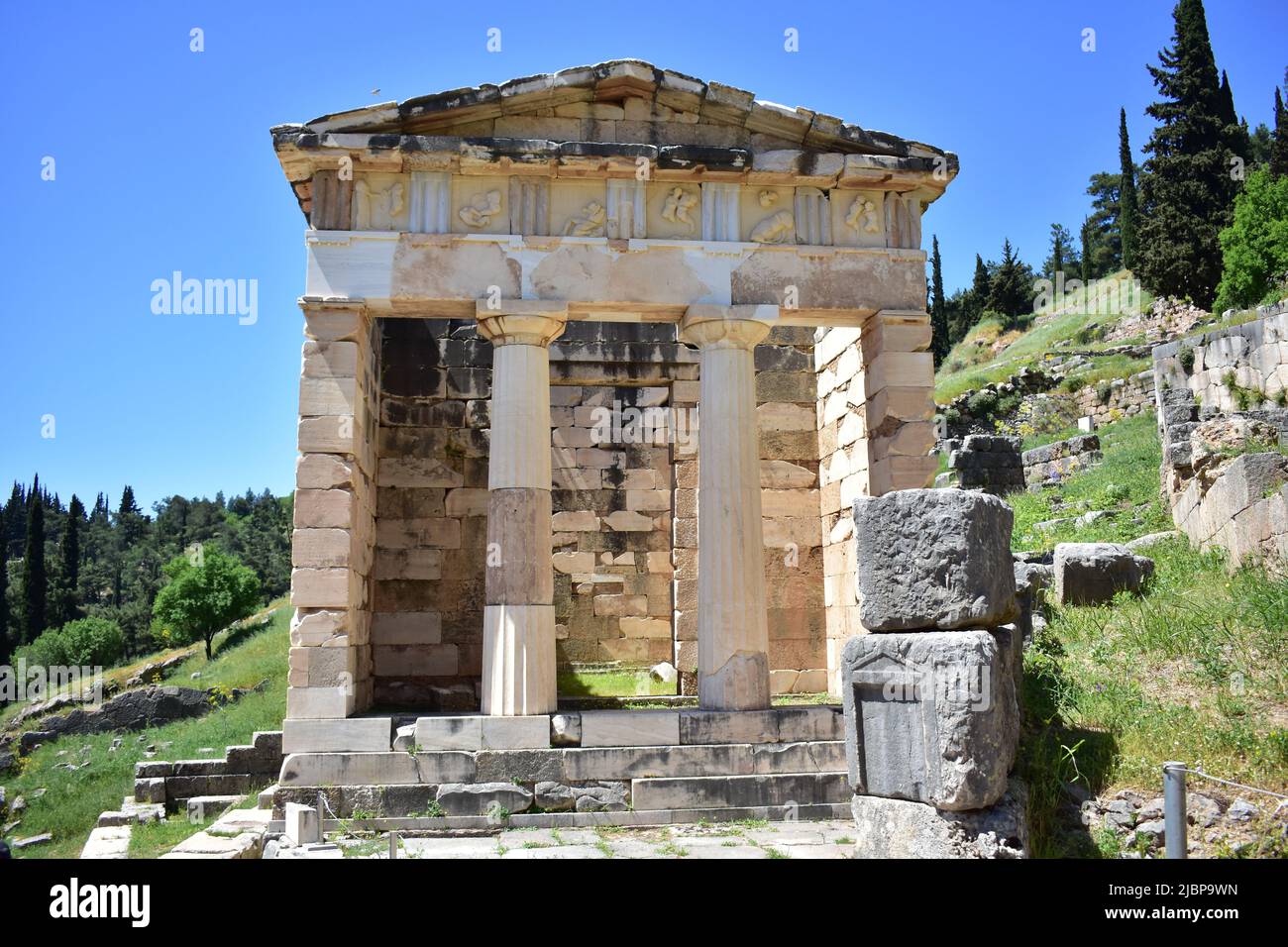 Ancien temple dans la zone archéologique de Delphes Banque D'Images