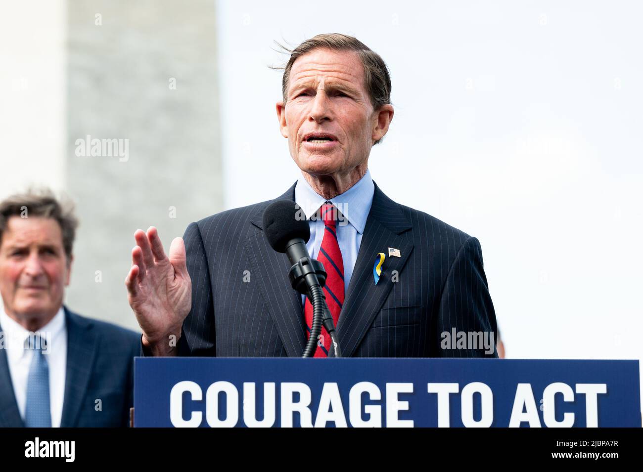 Washington, États-Unis. 07th juin 2022. Le sénateur américain Richard Blumenthal (D-CT) prend la parole à l'ouverture du National Gun violence Memorial. Crédit : SOPA Images Limited/Alamy Live News Banque D'Images