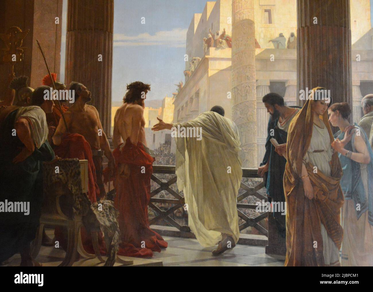 ECCE Homo (Behold the Man!) Antonio Ciseri (1821-1891). La peinture dépeint le moment où Pontius Pilate présente un Jésus battu et fouetté à la foule avec les mots Ecce Homo (voici l'homme). Jésus a la couronne d'épines sur sa tête et une robe rouge ou pourpre (pour simuler la revendication d'être roi des juifs). Banque D'Images