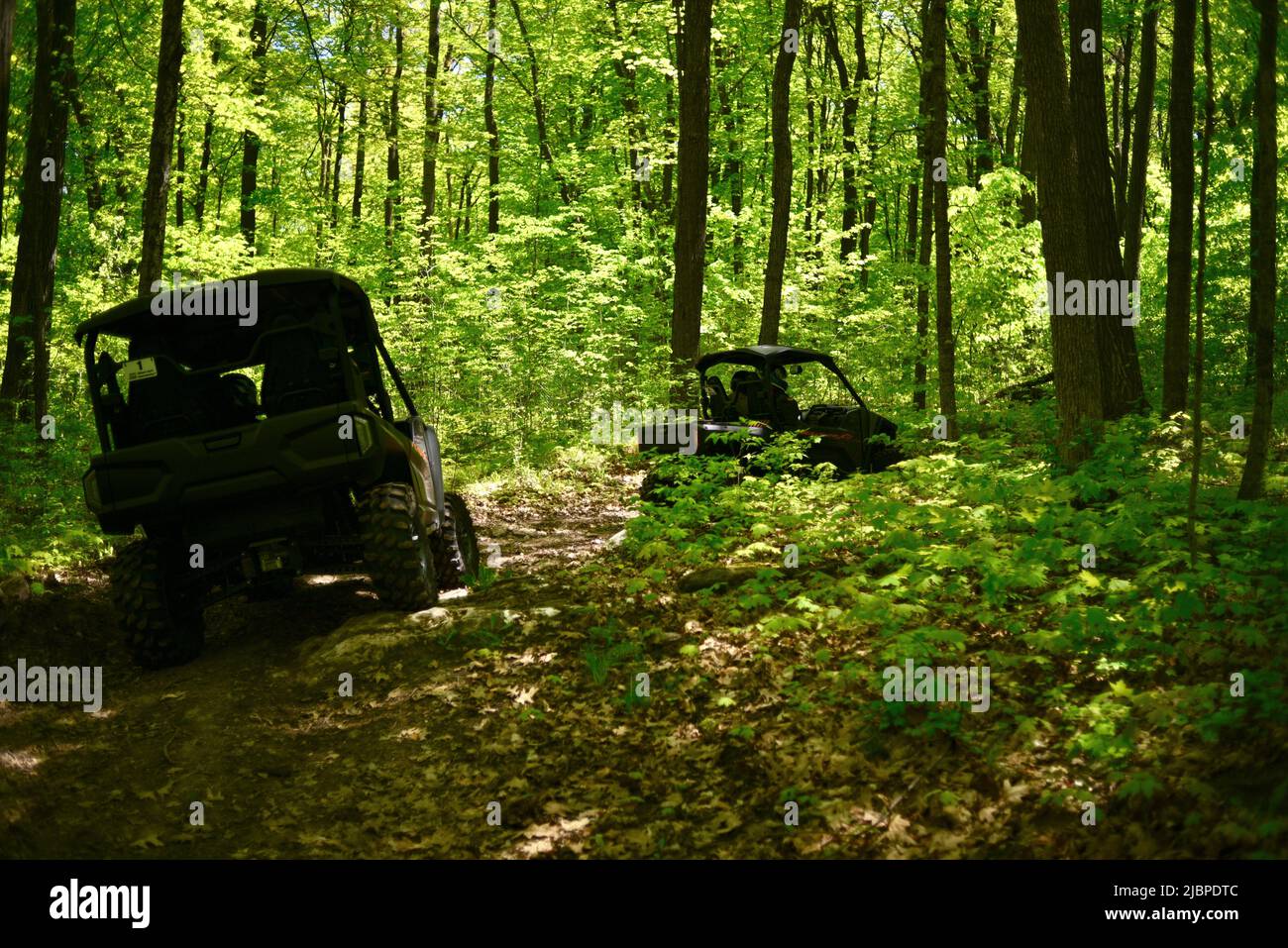 UTV (véhicules utilitaires terrain) 4x4 conduit hors route à Road America dans le cadre d'une expérience d'aventure motorisée, Elkhart Lake, Wisconsin, États-Unis Banque D'Images