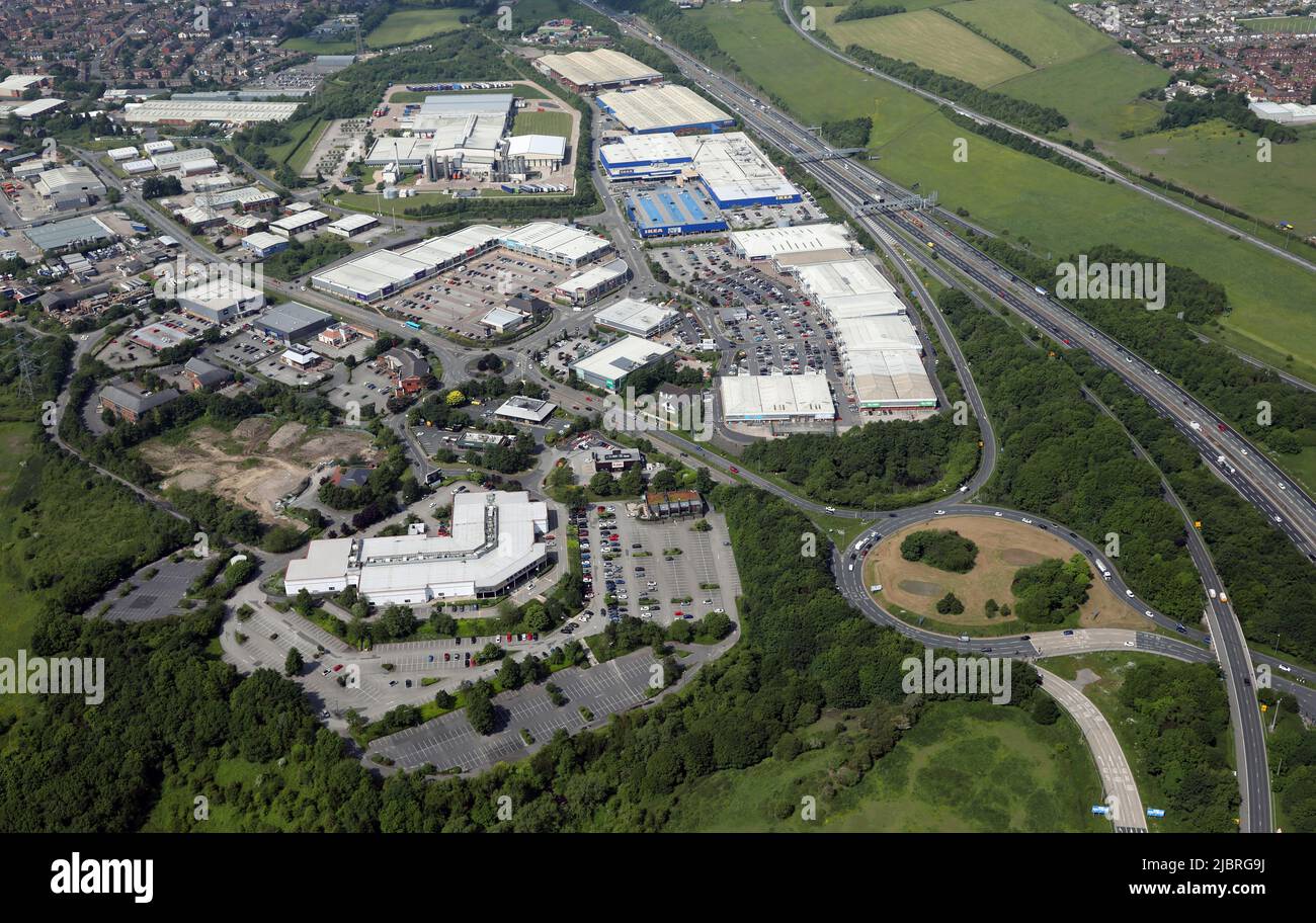 Vue aérienne de Birstall Retail Park, Batley, Leeds Banque D'Images