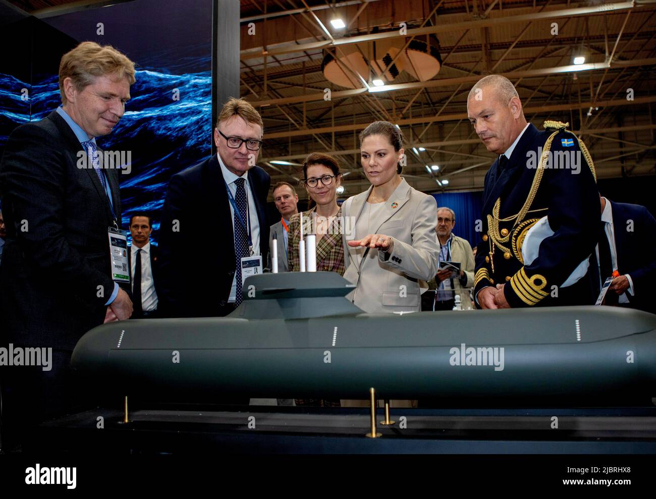 Rotterdam, Niederlande. 08th juin 2022. La princesse royale Victoria de Suède à l'AHOY de Rotterdam, sur le 08 juin 2022, pour visiter l'exposition technologique de défense sous-marine, le directeur général de Damen Naval présentera le sous-marin suédois-hollandais et les projets Saab en cours. Crédit : Albert Nieboer/Netherlands OUT/point de vue OUT/dpa/Alay Live News Banque D'Images