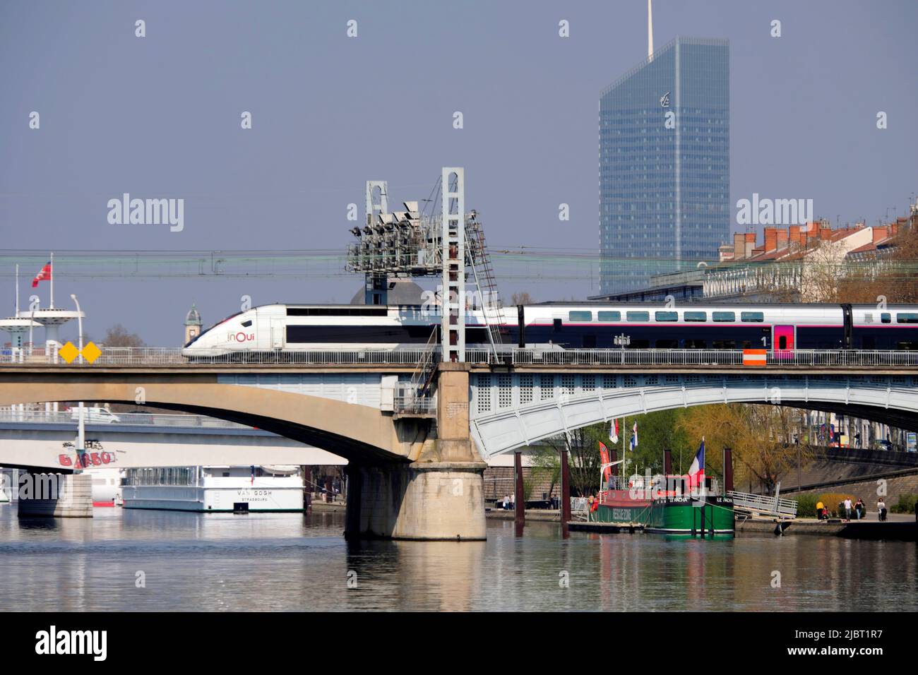 Gare Routière Perrache Rdc Centre D echange Galerie La 69002 Lyon Gare de lyon perrache Banque de photographies et d'images à haute  résolution - Alamy