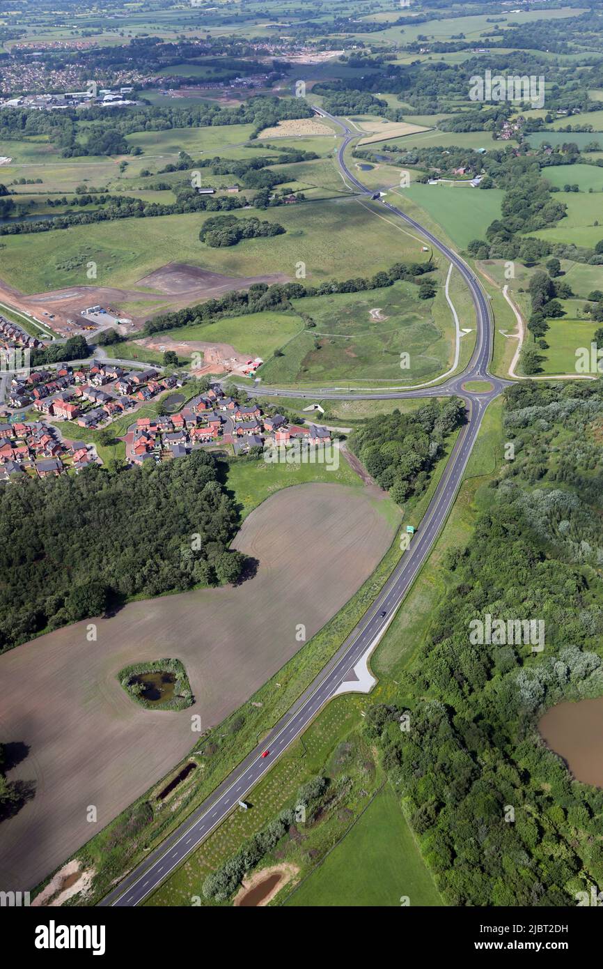 Vue aérienne de la nouvelle route de secours de dérivation Congleton A536, (Wolstenholme Elmy Way), Congleton, Cheshire Banque D'Images