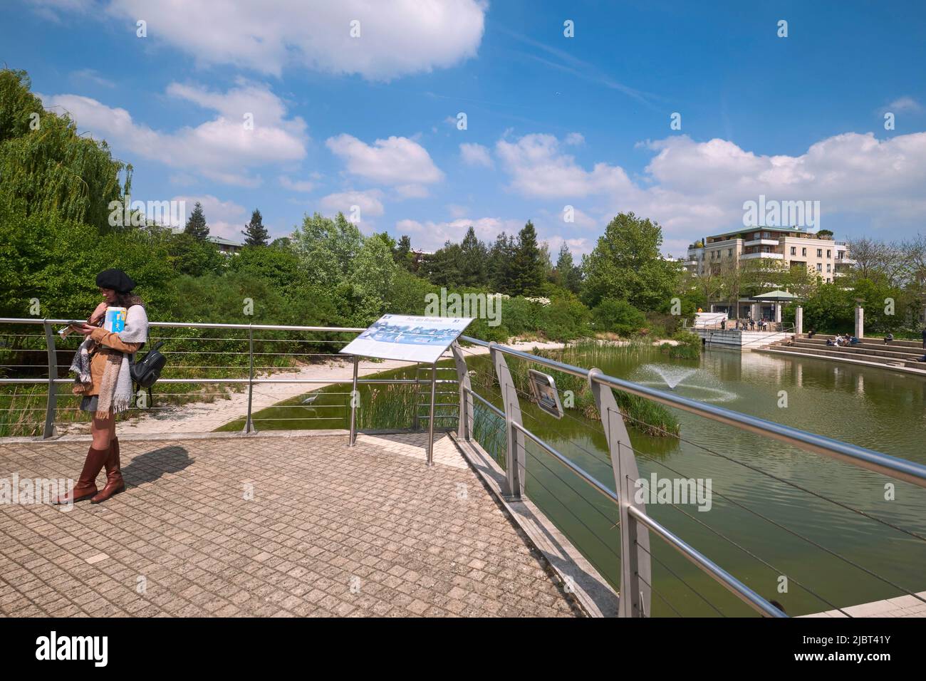 France, hauts de Seine, Bois Colombes, le Parc des Bruyères avec son grand étang de 2000 m2 Banque D'Images