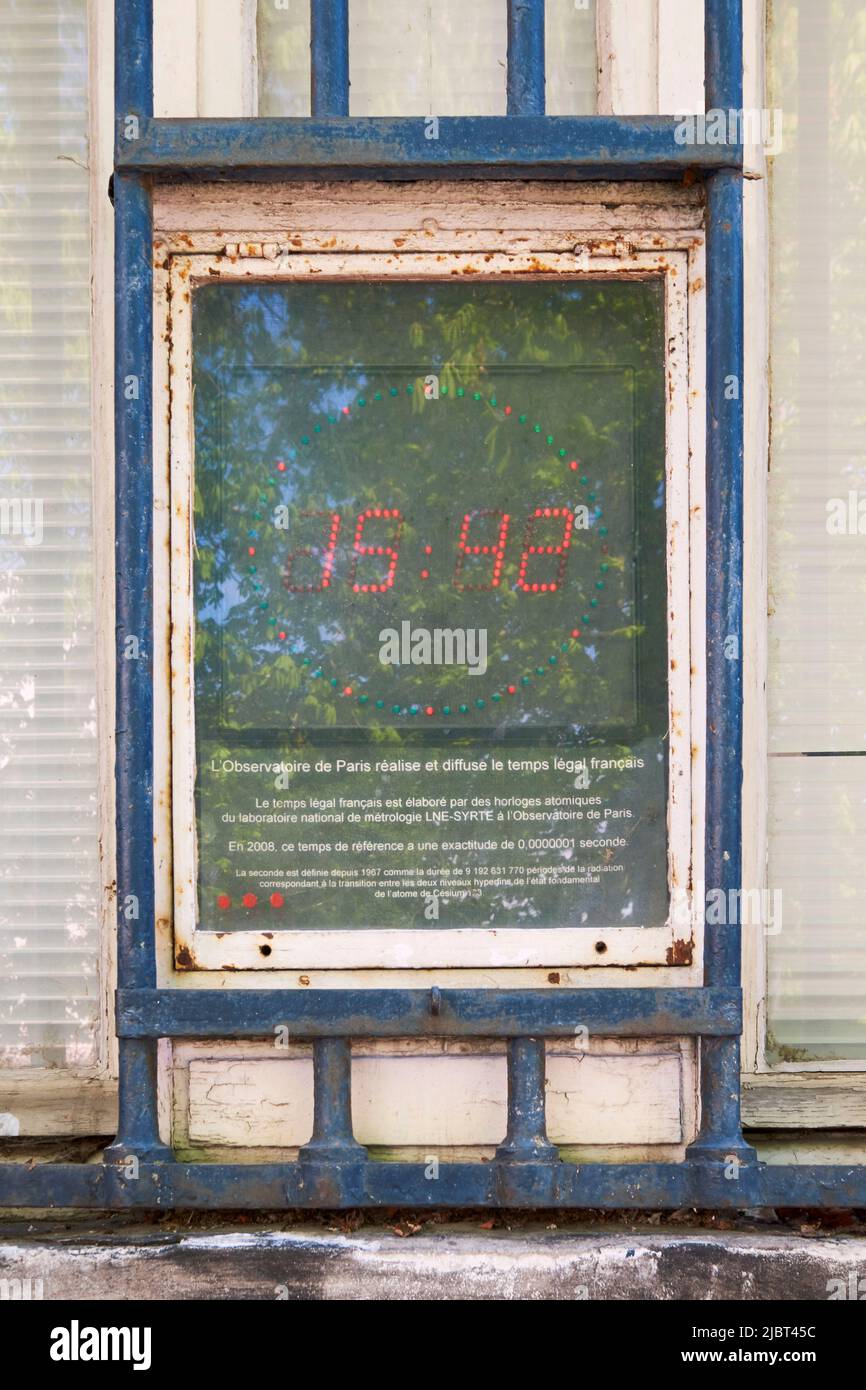 France, Paris, quartier Montparnasse, Observatoire de Paris, horloge atomique indiquant l'heure légale française Banque D'Images