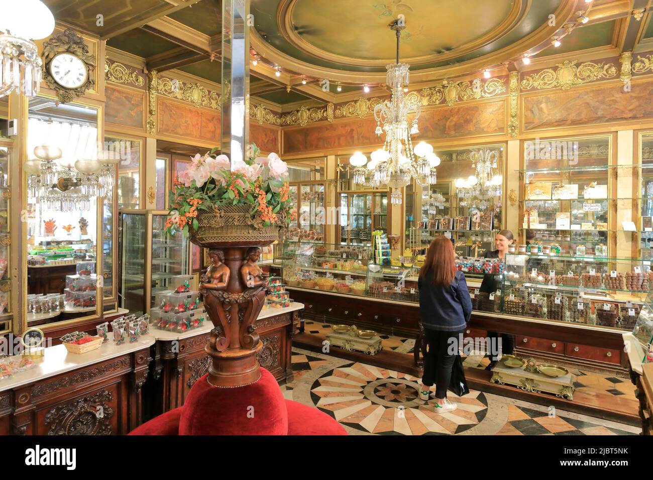 France, Loire Atlantique, Nantes, magasin Debotte Gautier datant de 1850 et spécialisé dans les sucreries et les chocolats Banque D'Images