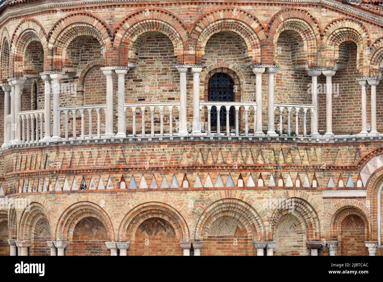 Italie, Venetia, Venise, classée au patrimoine mondial de l'UNESCO, Murano, Eglise de Santi Maria e Donato (7th C), abside de style byzantin Banque D'Images