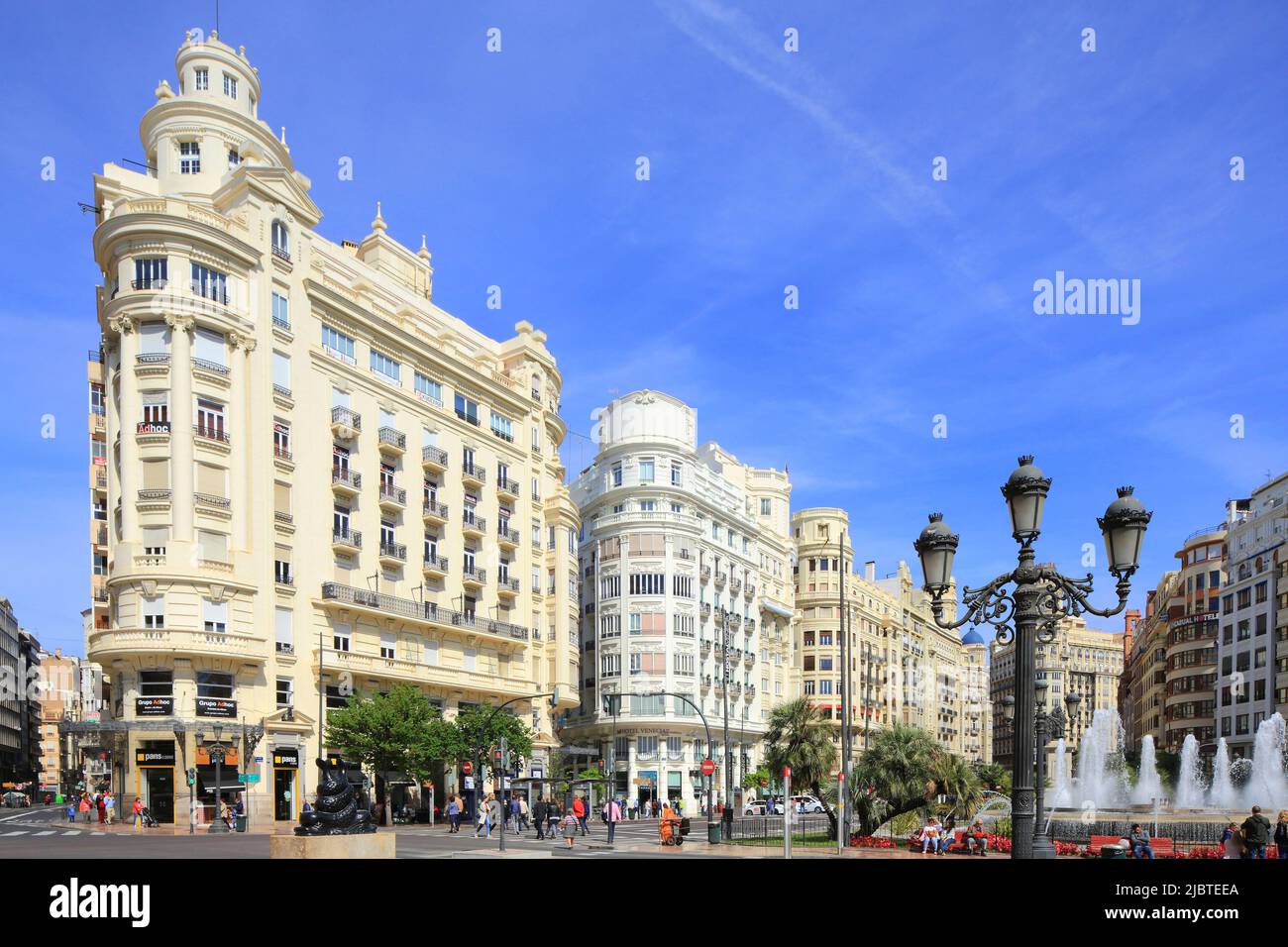 Espagne, Valence, place de l'Hôtel de ville (Plaza del Ayuntamiento), bâtiments du 1930s Banque D'Images