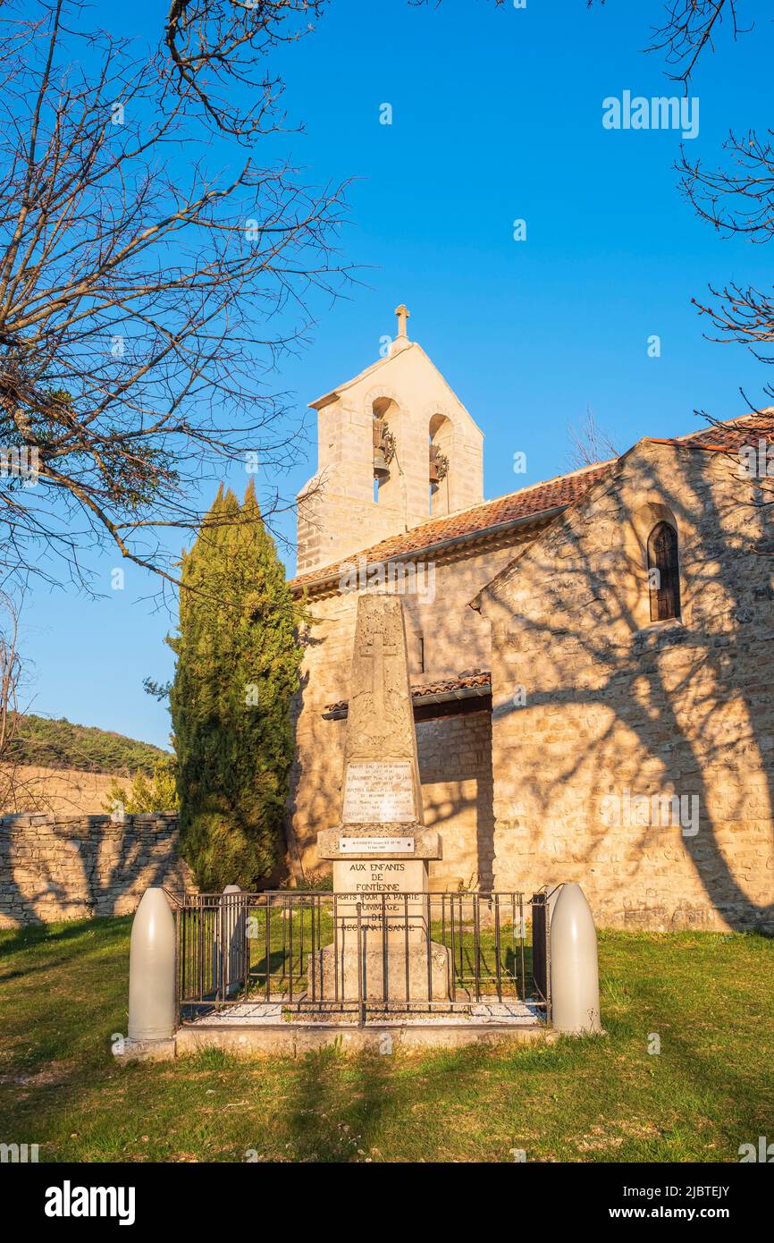 France, Alpes-de-haute-Provence, Fontienne, église romane Saint-Pierre datant de 13th ans Banque D'Images