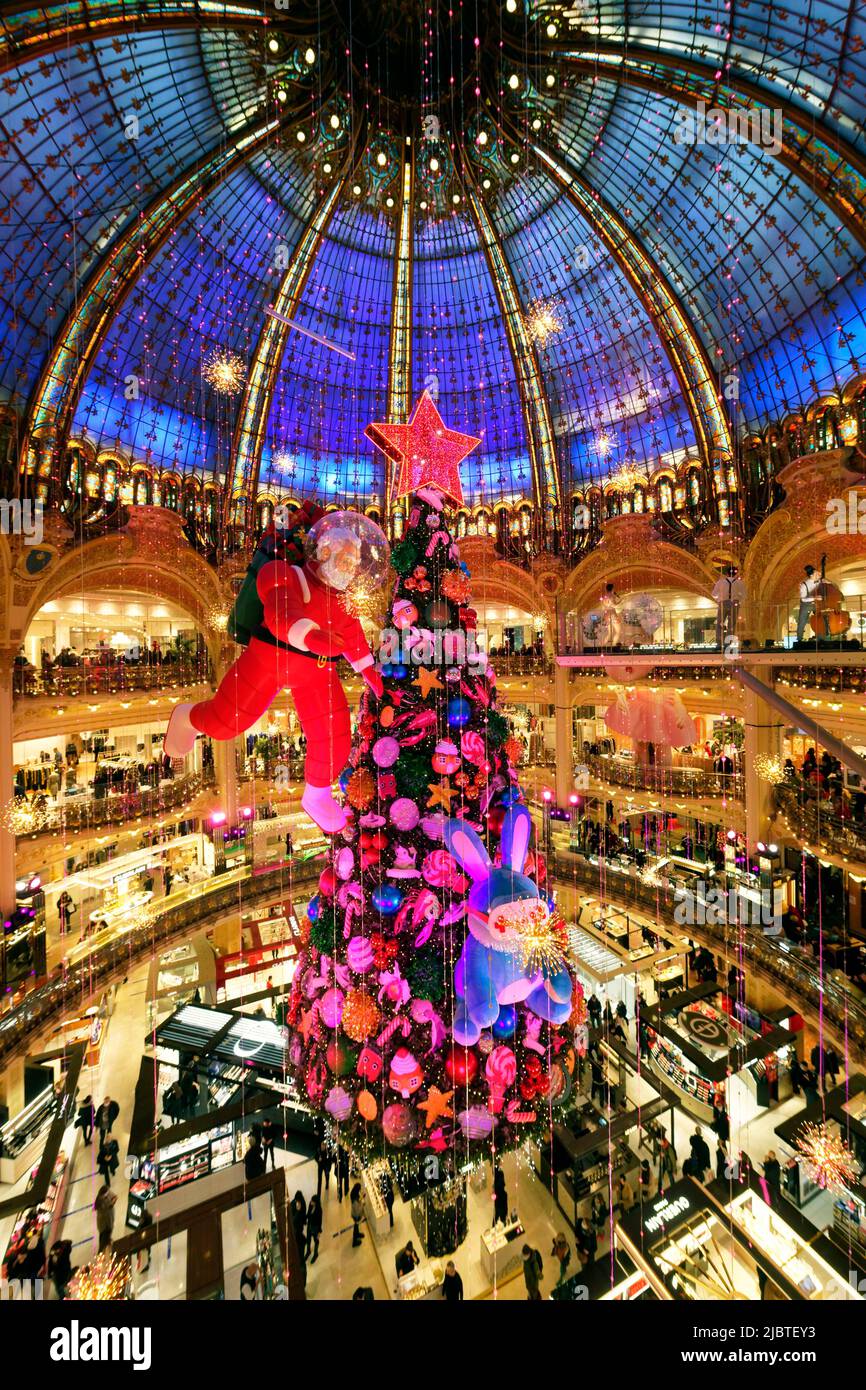 Galeries lafayette loisirs Banque de photographies et d'images à haute  résolution - Alamy