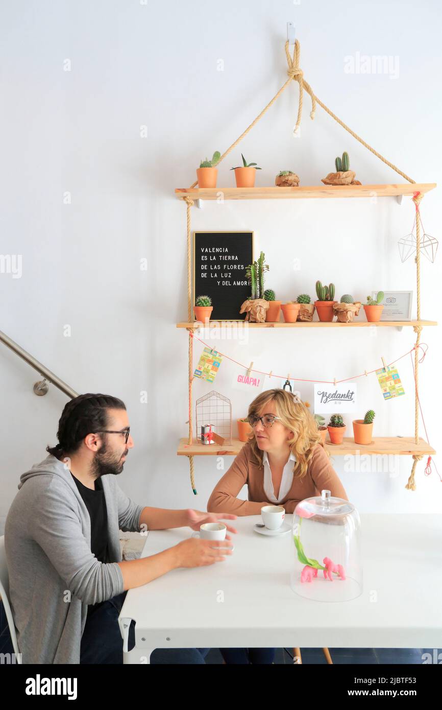 Espagne, Valence, quartier de Ruzafa, ABCyou Bed & Breakfast, pause-café Banque D'Images