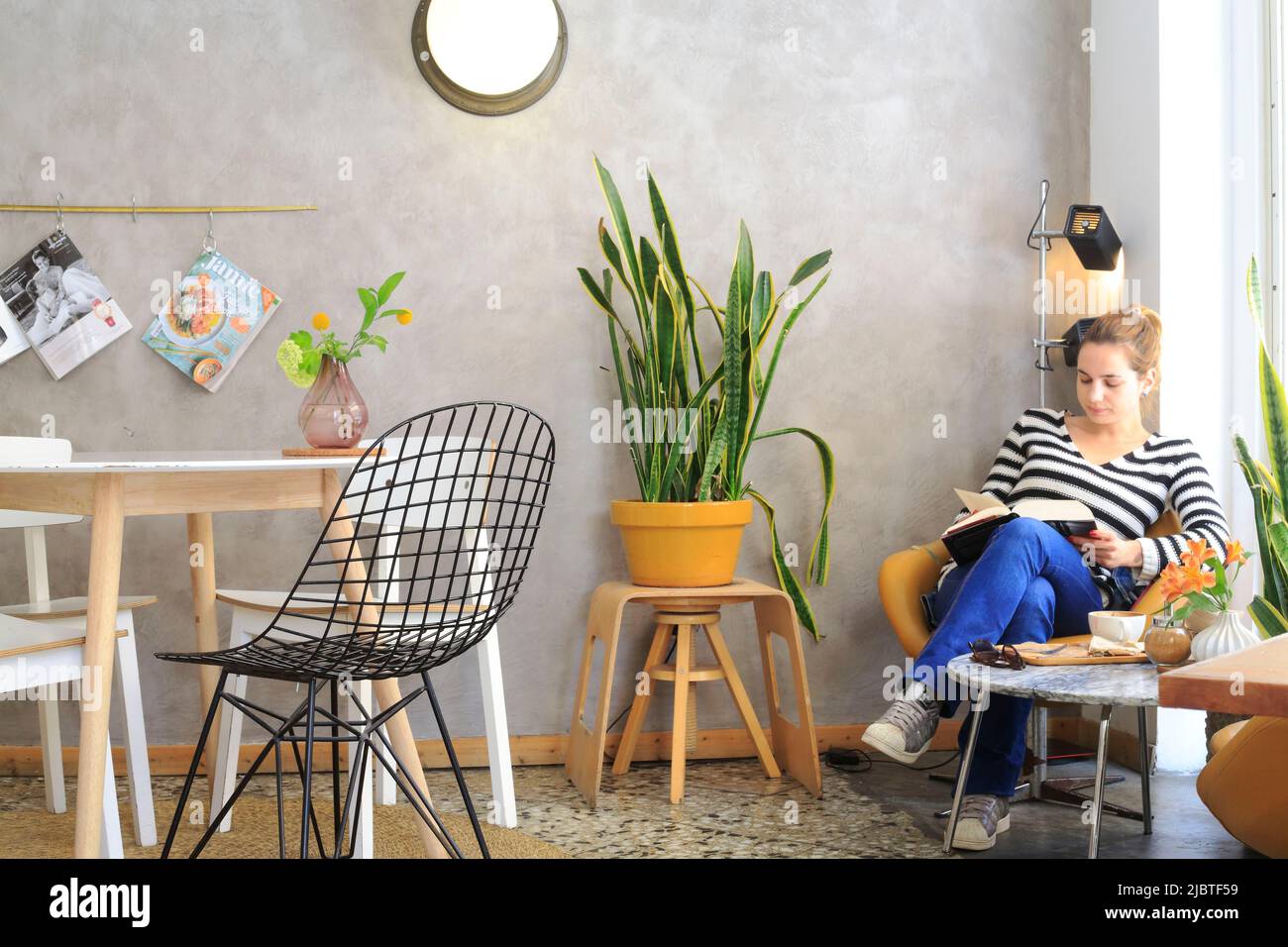 Espagne, Valence, quartier de Ruzafa, pâtisserie et cafétéria Dulce de Leche, pause brunch Banque D'Images