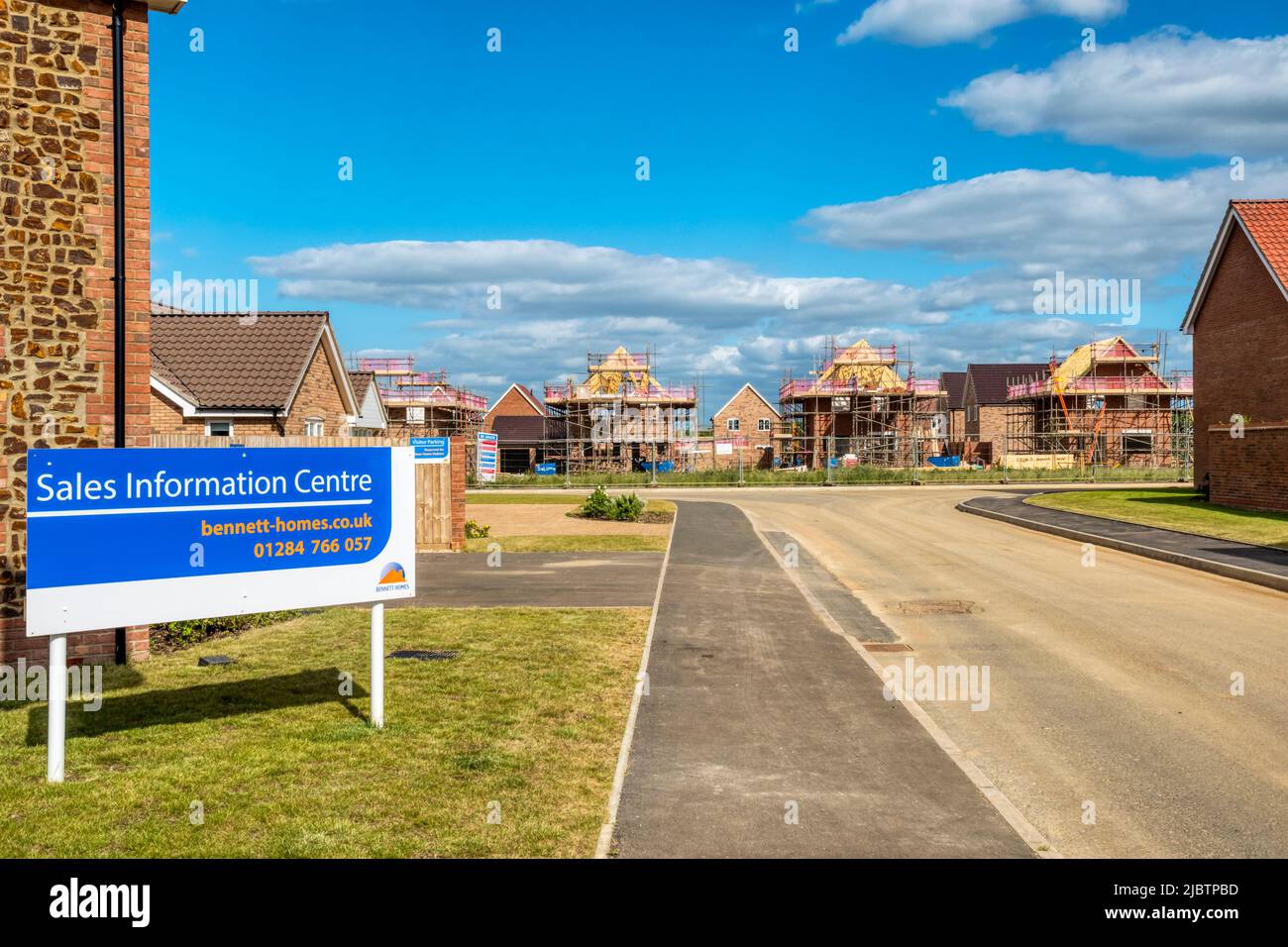 Centre d'information sur les ventes à la nouvelle propriété de maisons par Bennett Homes sur un site de terrain vert au parc St Edmund, à la limite de Hunstanton, dans le nord de Norfolk. Banque D'Images