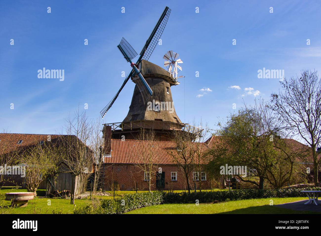 Jever Germany Alte Windmühle und Wahrzeichen Banque D'Images