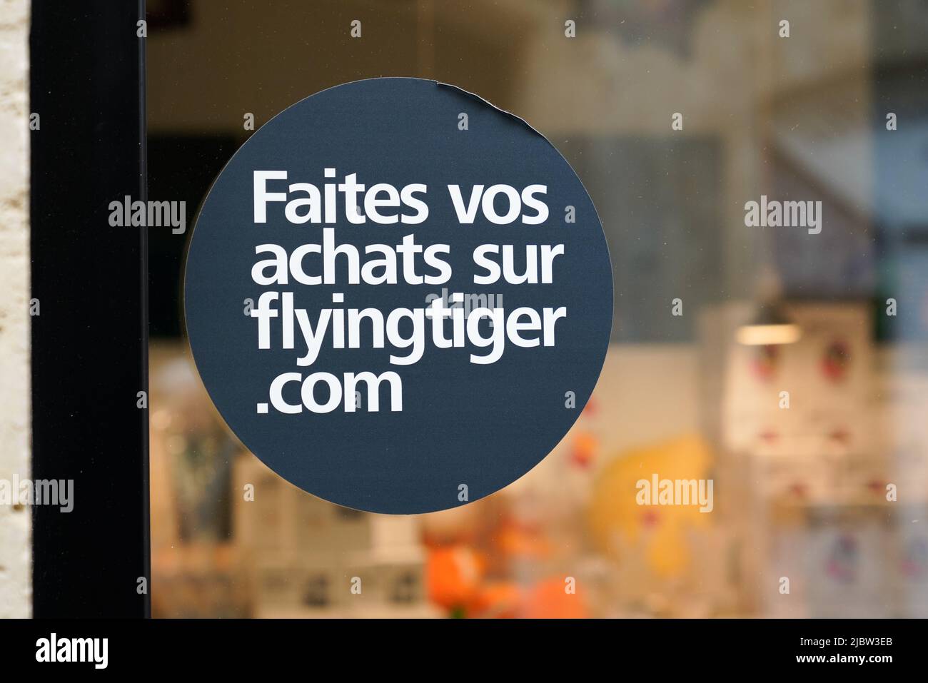 Bordeaux , Aquitaine France - 05 19 2022 : Flying Tiger Copenhagen logo texte et marque pour boutique web de maison danoise décoration boutique flyingtiger Banque D'Images