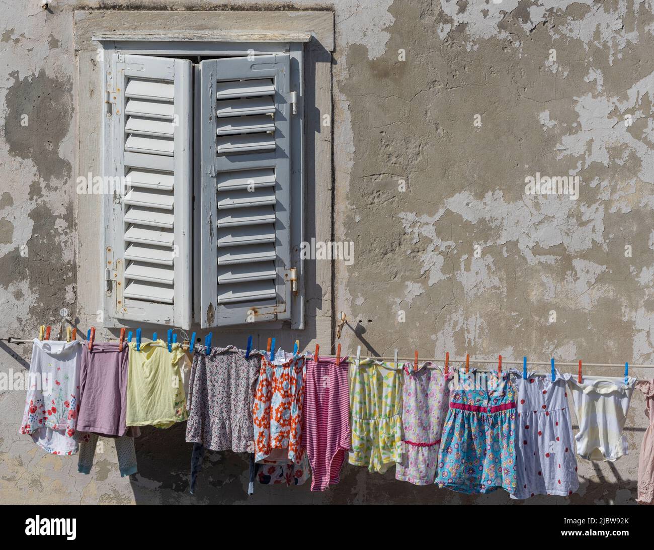 Séchage de linge sur une Clothline, vieille ville, Dubrovnik, Croatie Banque D'Images