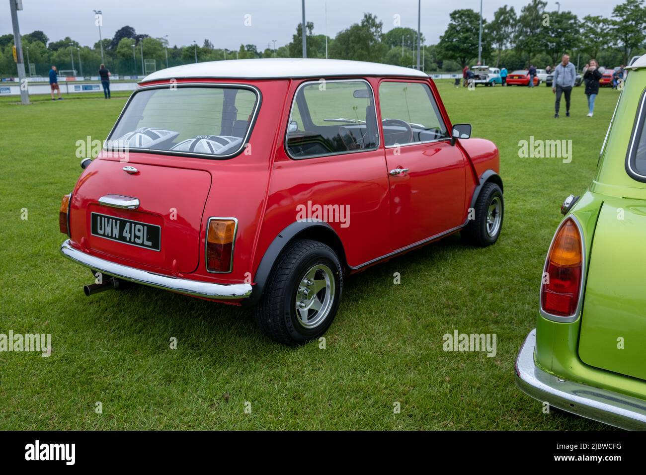 Red Austin mini 1972 au American Classic car Show au club de rugby de Keynsham (Jun22) Banque D'Images