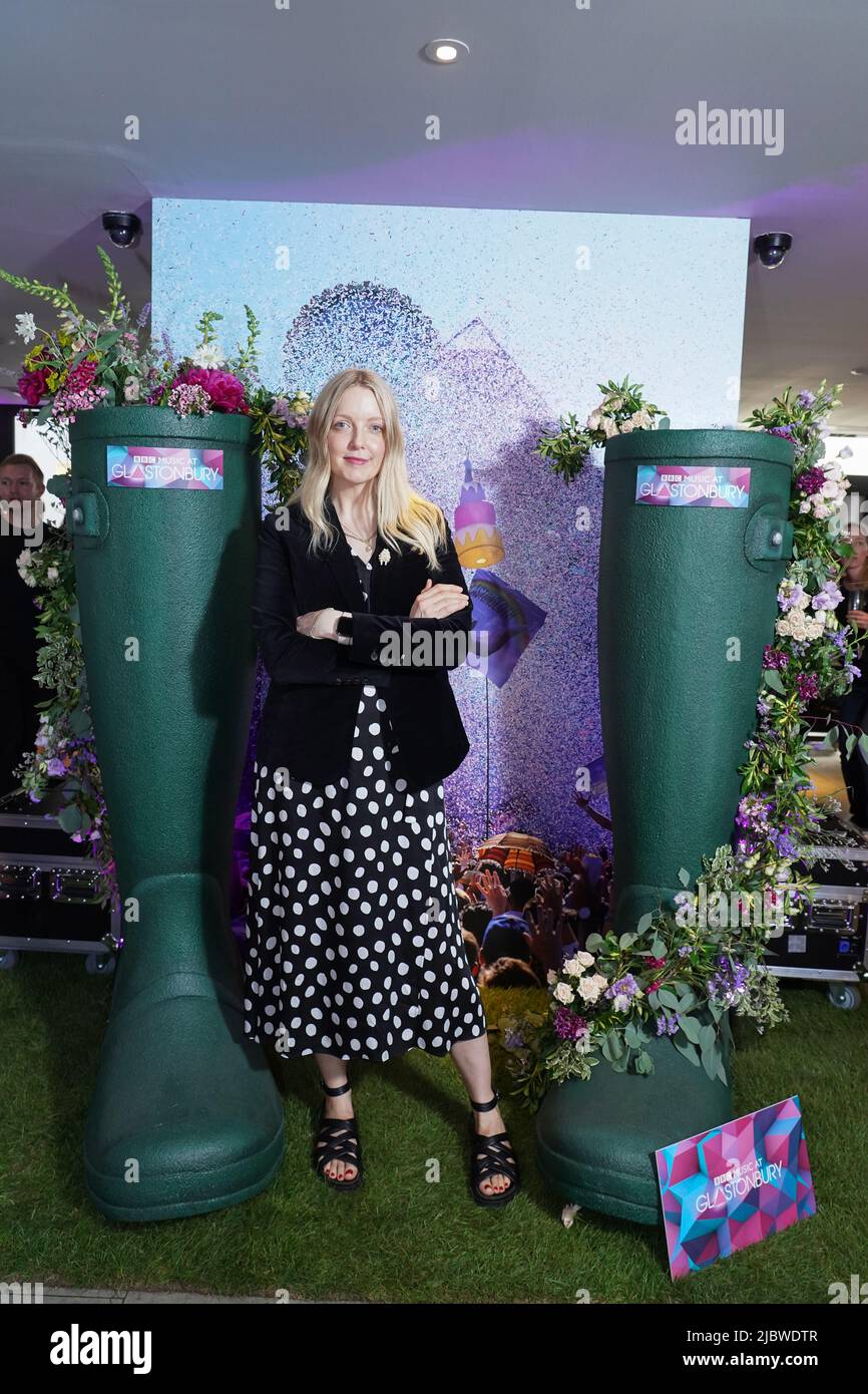 Lauren Laverne arrive pour la projection de Glastonbury de BBC Two: 50 ans & Counting au Curzon Bloomsbury. Date de la photo: Mercredi 8 juin 2022. Banque D'Images