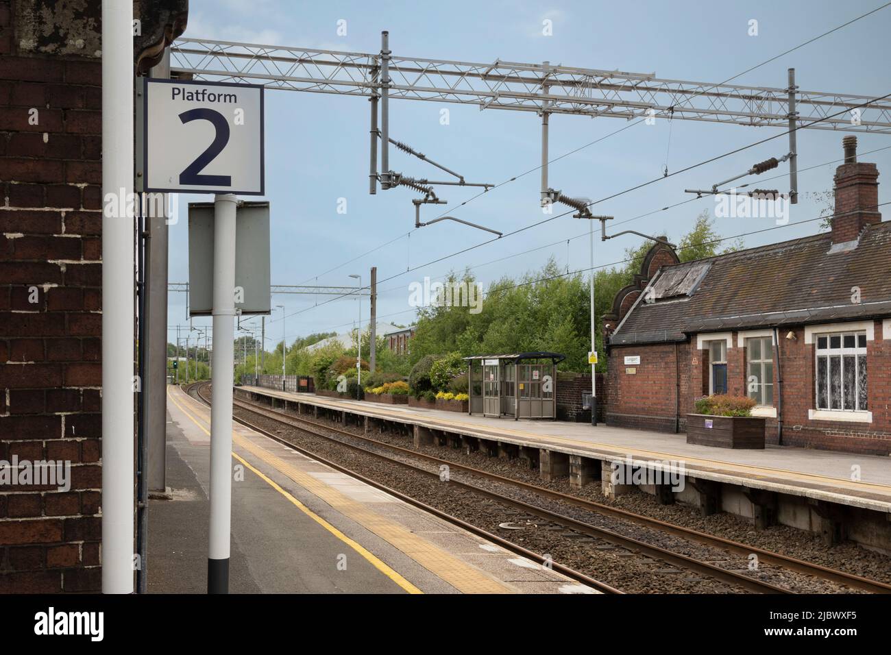 Longport, Stoke on Trent royaume-Uni 08 juin 2022 vide gare et plate-forme britanniques, pas de personnes Banque D'Images