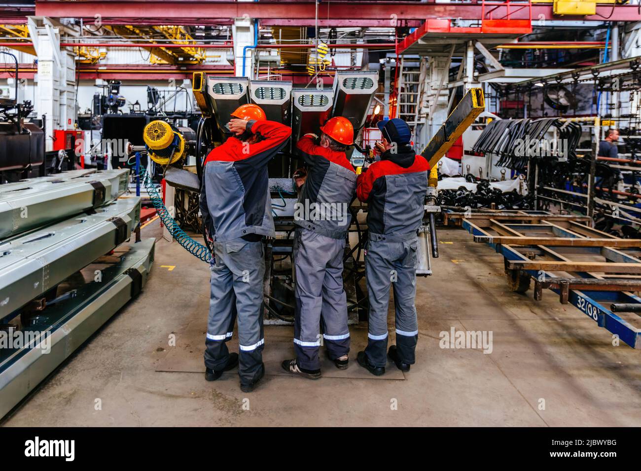 Le processus d'assemblage des tracteurs et moissonneuses agricoles. Banque D'Images