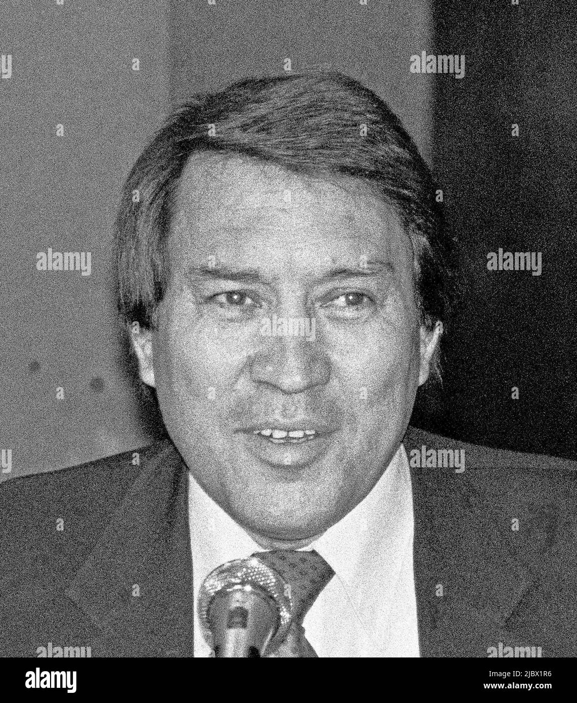 Cesar Ascarrunz lors d'un débat de candidats Mayoral à San Francisco, 1987 Banque D'Images