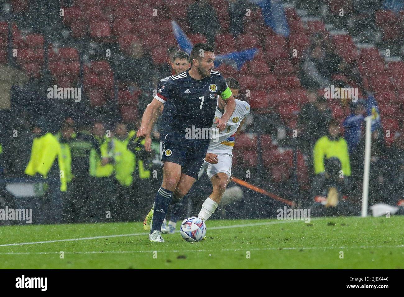 Glasgow, Royaume-Uni. 08th juin 2022. L'Écosse a joué l'Arménie au parc Hampden, stade national de football de l'Écosse, lors du premier tour de la Ligue des Nations de l'UEFA. Les deux équipes sont dans la Ligue B, Groupe 1. Selon Steve Clark, le directeur écossais, l'équipe espère sortir de la défaite contre l'Ukraine il y a une semaine. Crédit : Findlay/Alay Live News Banque D'Images