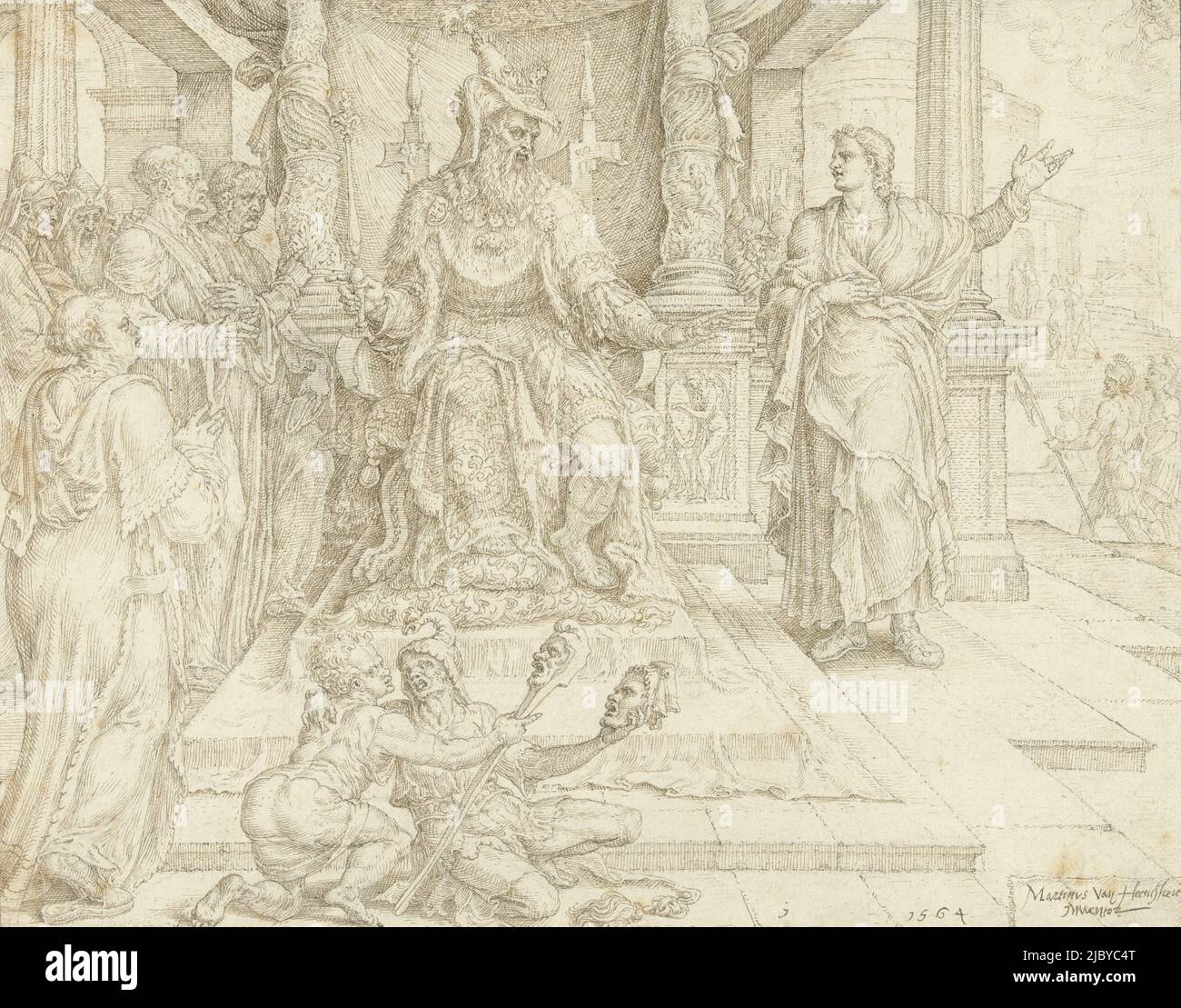 Daniel dit à Cyrus qu'il ne peut adorer que le Dieu vivant et pas d'idoles faites par l'homme, Maarten van Heemskerck, 1564, le roi Cyrus est assis sur un trône avec des colonnes tournées. Au premier plan, deux fous, l'un avec un bâton de jester et l'autre avec un masque (Daniel, Apocryphe 4, 5). Design pour une impression., dessinateur: Maarten van Heemskerck, 1564, papier, stylo, h 196 mm × l 250 mm Banque D'Images