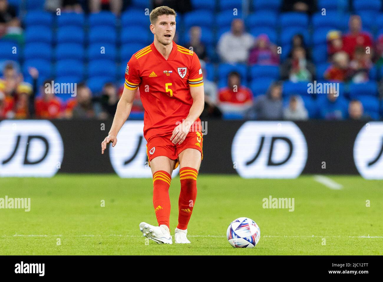 08-06-2022: Sport: Pays de Galles contre Nederland CARDIFF, ROYAUME-UNI - JUIN 8: Chris Mepham (pays de Galles) pendant le match de la Ligue des Nations entre pays de Galles et pays-Bas Banque D'Images