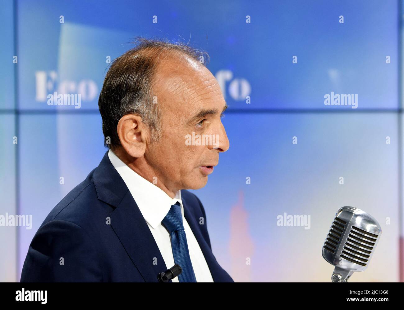 Eric Zemmour est interviewé par Apolline de Malherbe sur CMR/BFMTV à Paris, France sur 9 juin 2022 photo par Alain Apaydin/ABACAPRESS.COM Banque D'Images