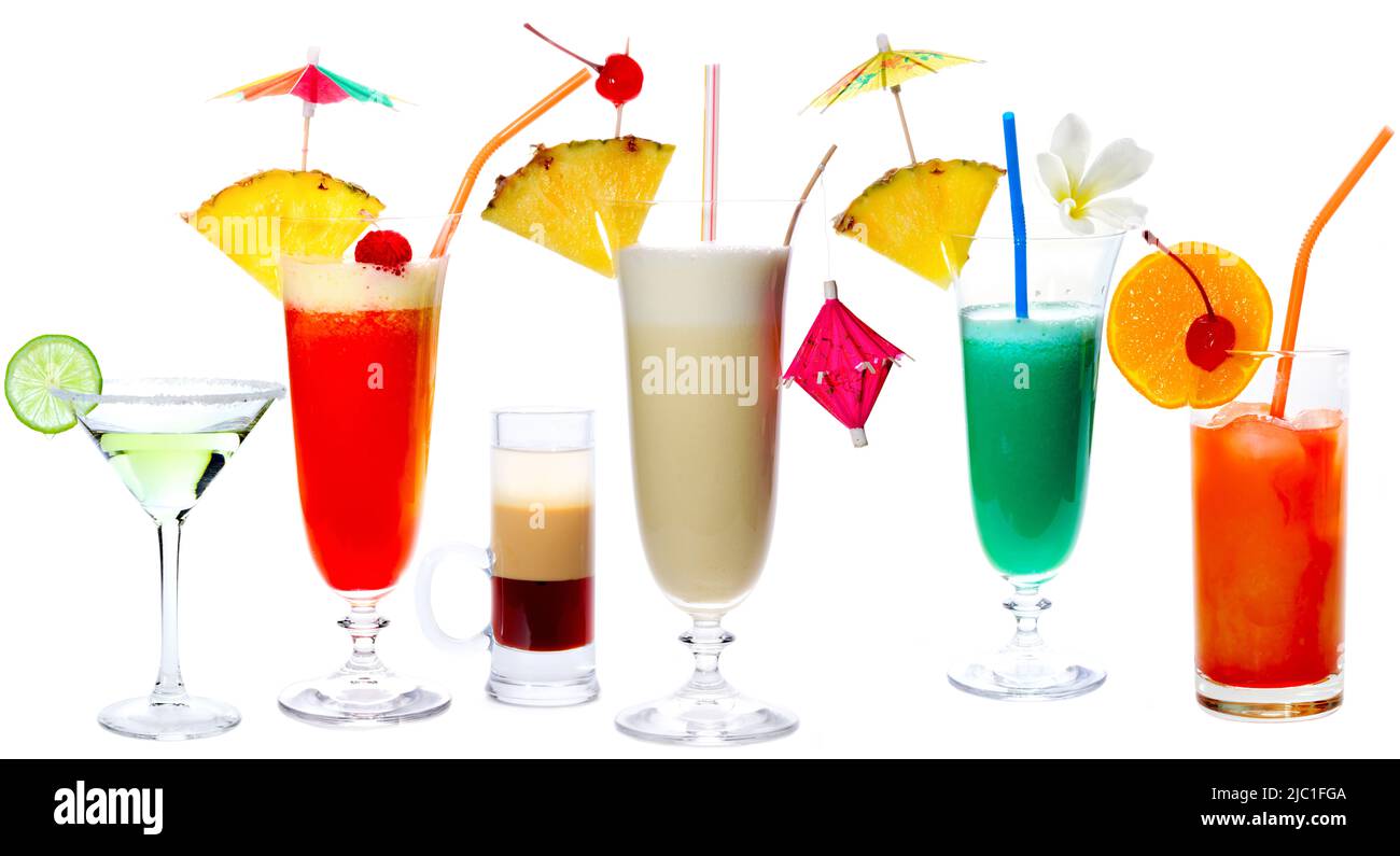 Cocktails isolés sur blanc Tequila Sunrise, Blue Hawaii, Pina Colada Banque D'Images