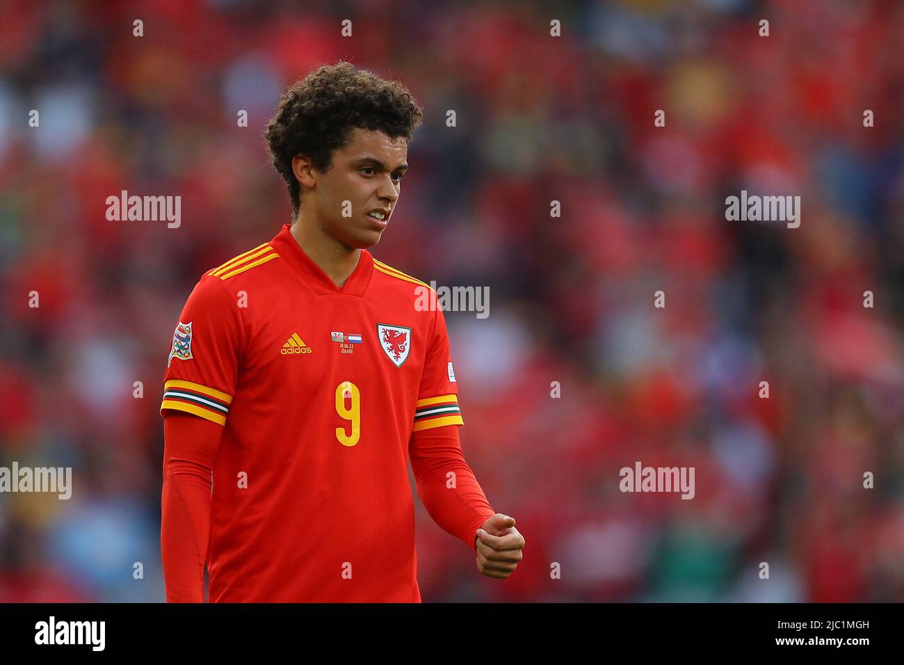 Cardiff, Royaume-Uni. 08th juin 2022. Brennan Johnson, du pays de Galles, regarde. Ligue des Nations de l'UEFA, match du groupe D, pays de Galles contre pays-Bas au stade de Cardiff, dans le sud du pays de Galles, le mercredi 8th juin 2022. Usage éditorial seulement. photo par Andrew Orchard/Andrew Orchard sports Photography/Alay Live News crédit: Andrew Orchard sports Photography/Alay Live News Banque D'Images