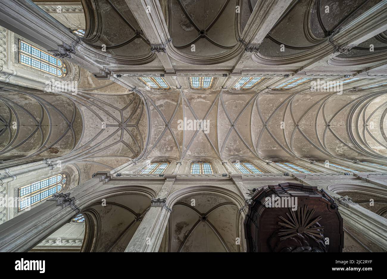 Centre de Bruxelles, région de Bruxelles-capitale - Belgique - 06 20 2020 vue sur le plafond décoré de l'église Sainte Catherine Banque D'Images