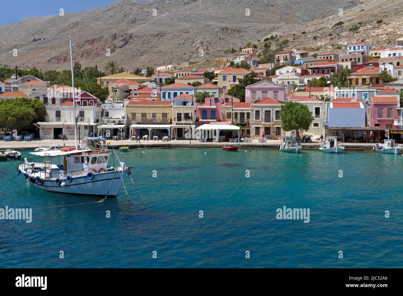 Vue depuis le ferry Dodécanèse Express jusqu'à l'île de Halki, près de Rhodes Banque D'Images